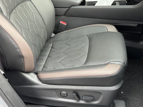 New 2026 Nissan Pathfinder Platinum AWD/4WD image 8