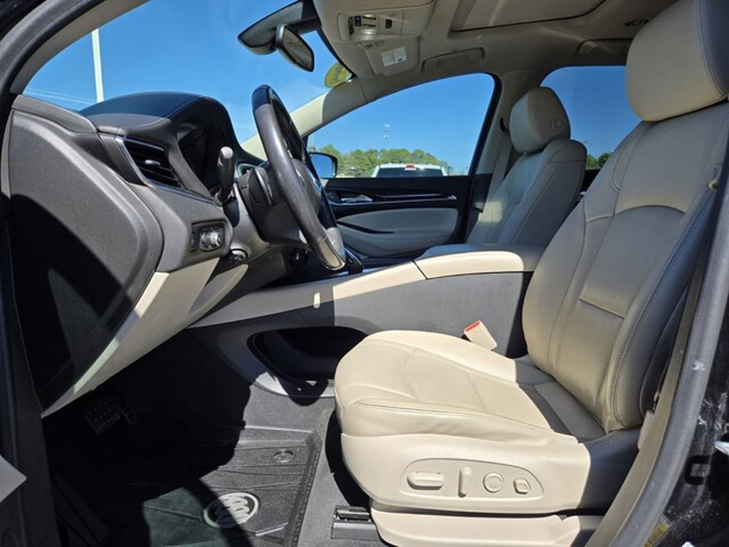 Used 2020 Buick Enclave Premium w/ Sun and Sites Package FWD image 9