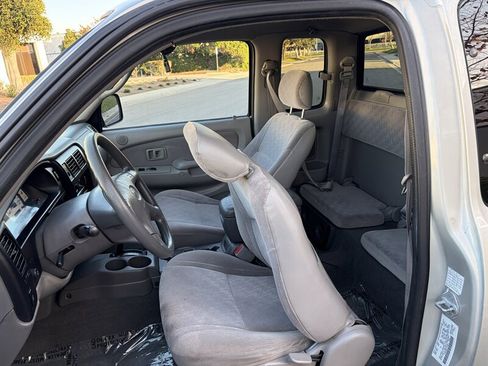 Used 2001 Toyota Tacoma PreRunner image 23
