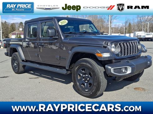Used 2025 Jeep Gladiator Sport AWD/4WD image 1