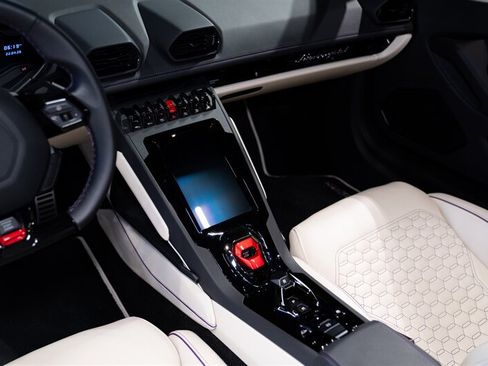 Used 2023 Lamborghini Huracan EVO RWD image 10