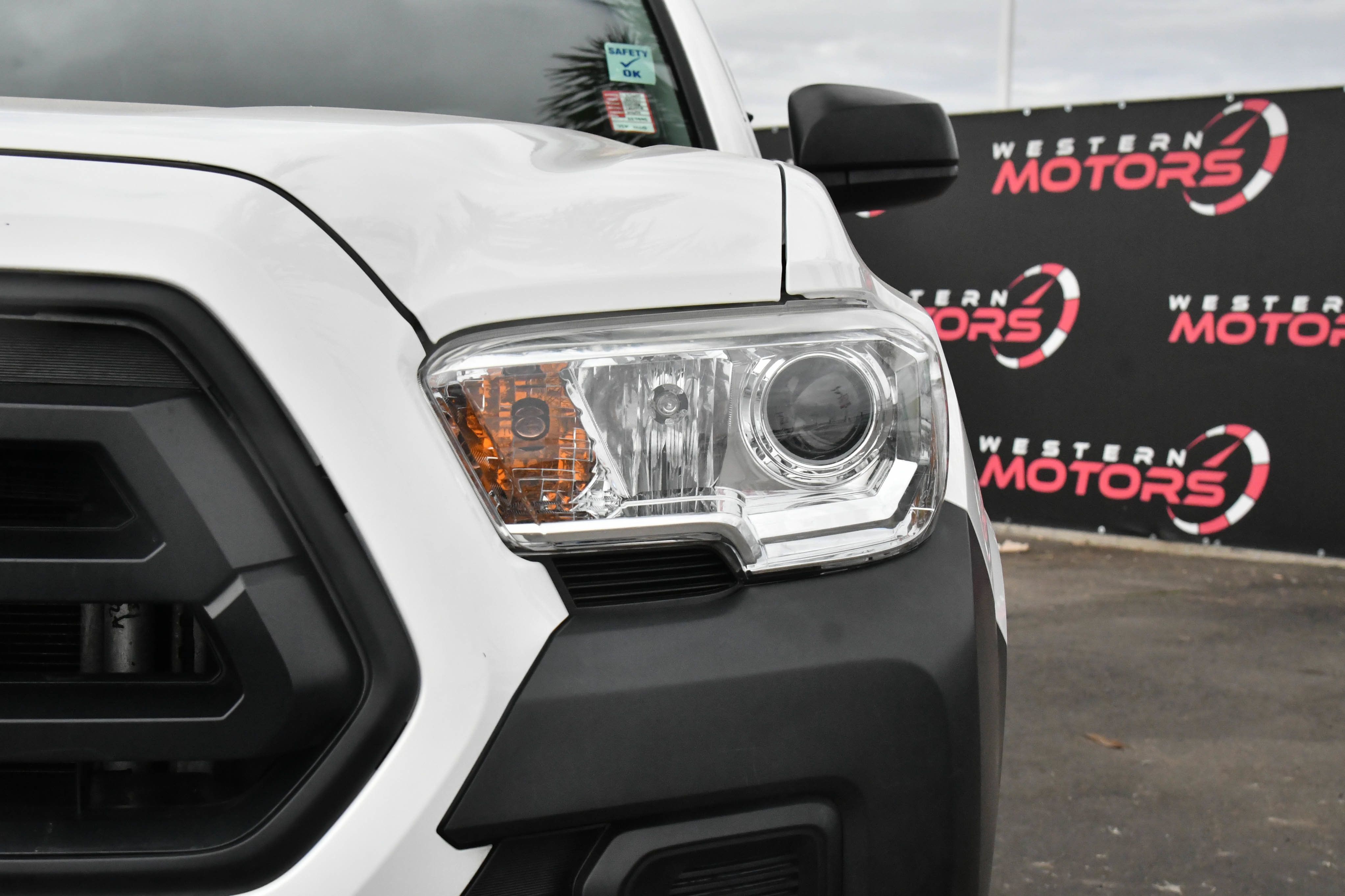 Used 2021 Toyota Tacoma SR RWD image 11