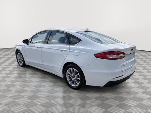 Used 2020 Ford Fusion SE FWD image 5