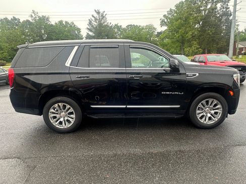 Used 2022 GMC Yukon Denali AWD/4WD image 2