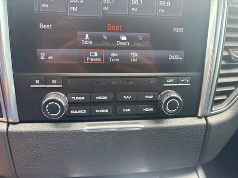 Used 2018 Porsche Macan S AWD/4WD image 23