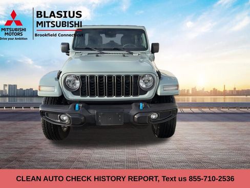 Used 2024 Jeep Wrangler Unlimited w/ Convenience Group image 3