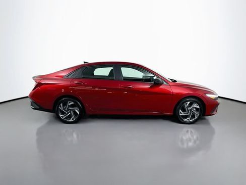 Certified 2025 Hyundai Elantra Sport FWD image 9