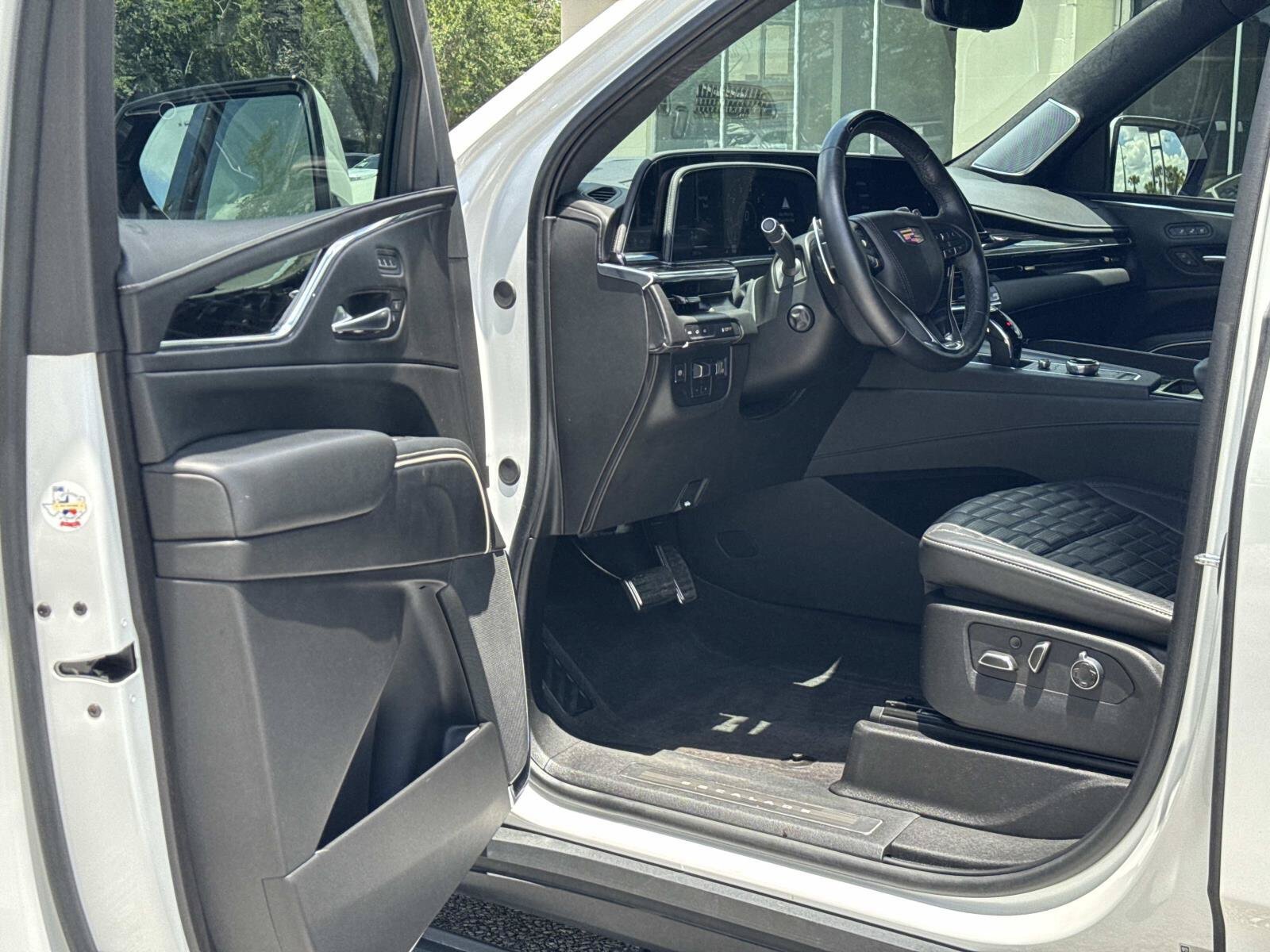 Used 2024 Cadillac Escalade V w/ LPO, ONYX Package AWD/4WD image 13