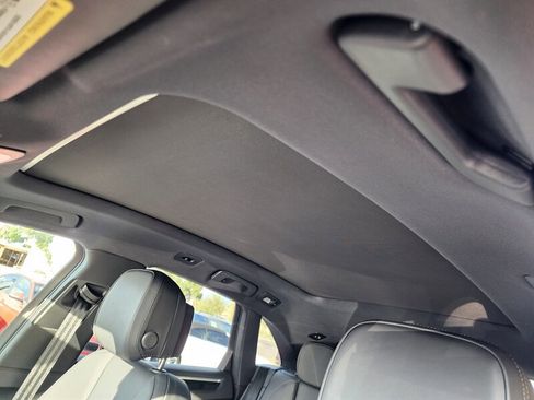 Used 2024 Porsche Macan w/ Premium Plus Package image 54