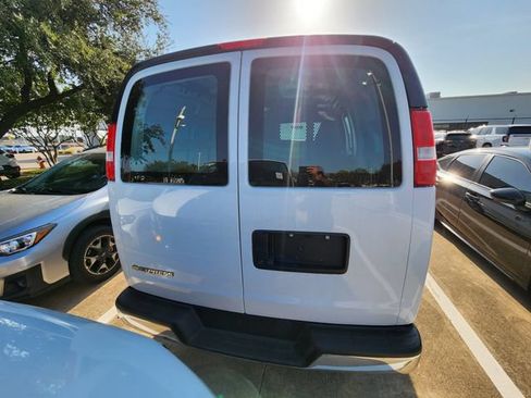 Used 2025 Chevrolet Express 2500 w/ Driver Convenience Package RWD image 5