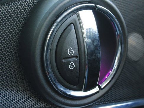 Used 2019 MINI Cooper Clubman S image 22