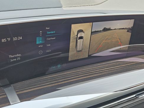 New 2026 Cadillac Escalade Luxury w/ Touring Package AWD/4WD image 13