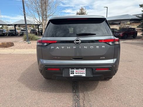 Used 2022 Nissan Pathfinder S image 8