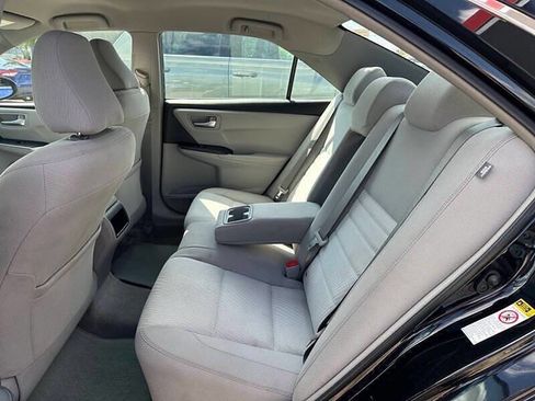 Used 2017 Toyota Camry LE FWD image 9