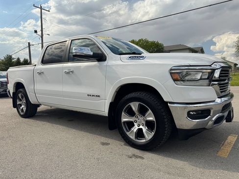 Used 2022 RAM 1500 Laramie AWD/4WD image 3