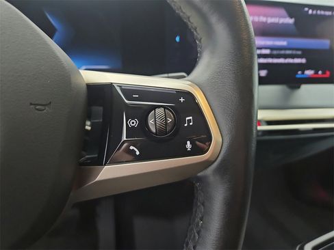 Used 2022 BMW iX xDrive50 w/ Premium Package image 34