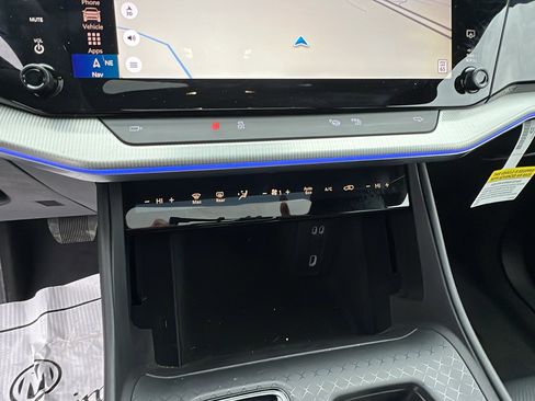 Used 2024 Jeep Wagoneer Launch Edition image 33