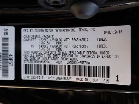 Used 2017 Toyota Tacoma TRD Sport AWD/4WD image 26