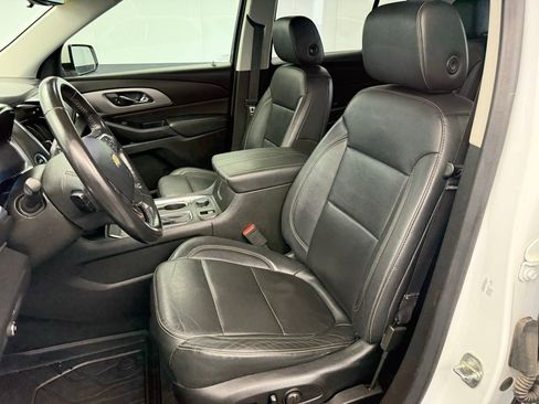 Used 2019 Chevrolet Traverse RS w/ LPO, Floor Liner Package image 38