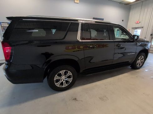 Used 2024 GMC Yukon XL SLE image 7