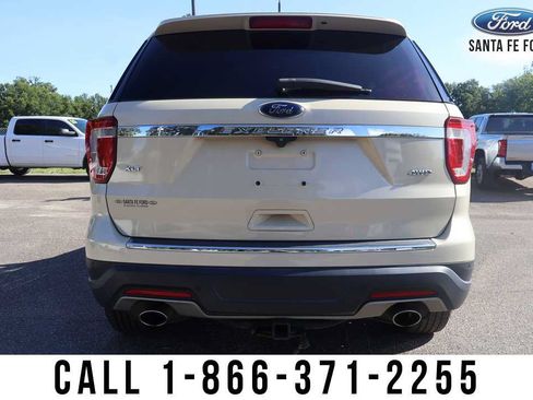 Used 2018 Ford Explorer XLT w/ Equipment Group 202A AWD/4WD image 8