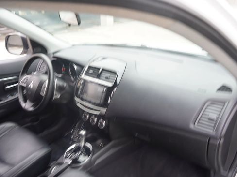 Used 2015 Mitsubishi Outlander Sport SE image 30