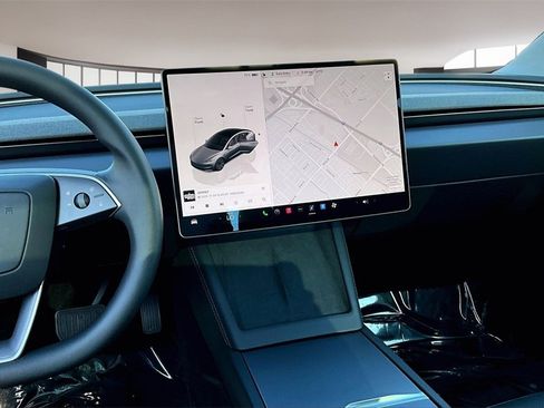 Used 2025 Tesla Model 3 Long Range image 9