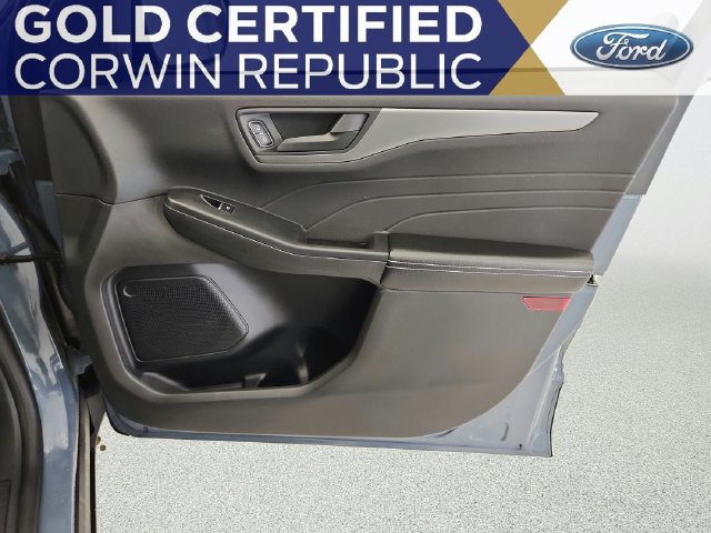 Certified 2023 Ford Escape Active AWD/4WD image 29