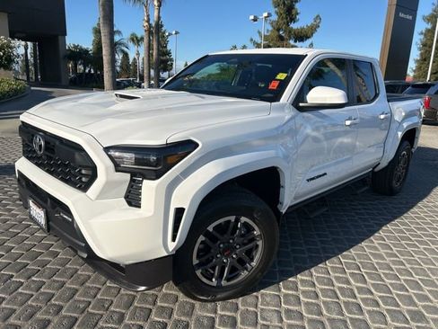 Used 2024 Toyota Tacoma TRD Sport AWD/4WD image 2