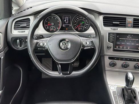 Used 2016 Volkswagen Golf Limited Edition image 14