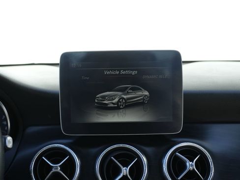 Used 2018 Mercedes-Benz CLA 250 4MATIC image 17