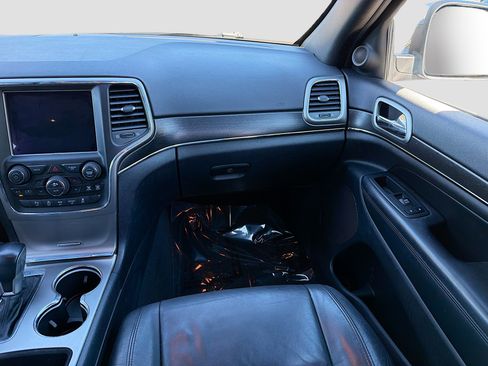 Used 2018 Jeep Grand Cherokee Limited image 18