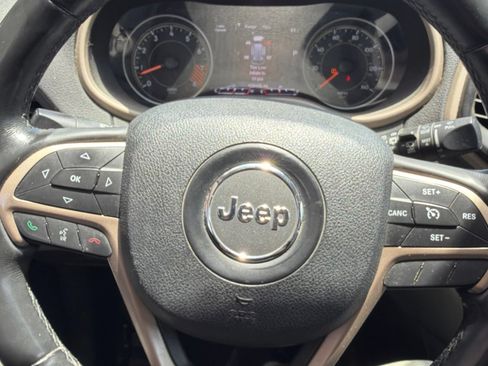 Used 2015 Jeep Cherokee Limited AWD/4WD image 10
