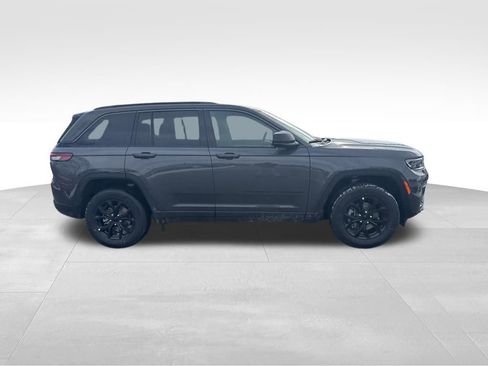 New 2026 Jeep Grand Cherokee Laredo image 6