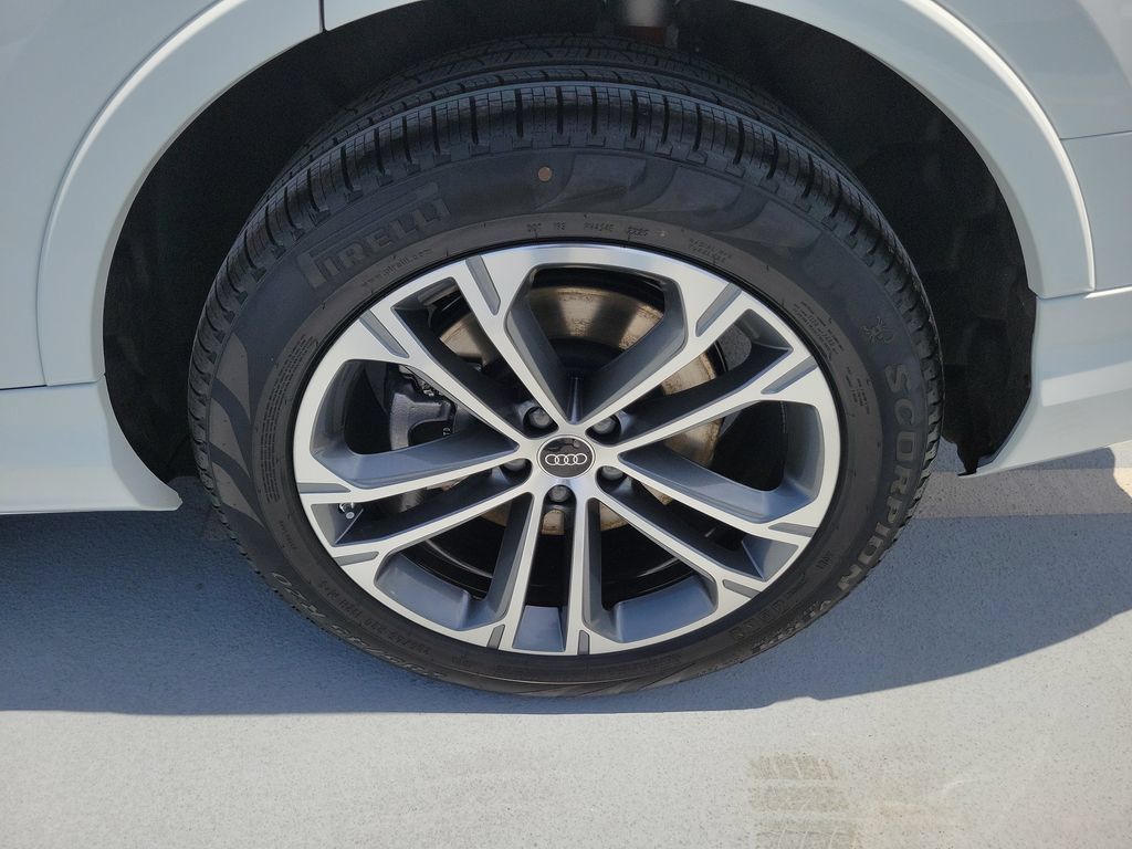 New 2026 Audi Q7 3.0T Premium AWD/4WD image 29