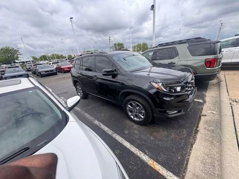 Used 2025 Honda Passport TrailSport image 10