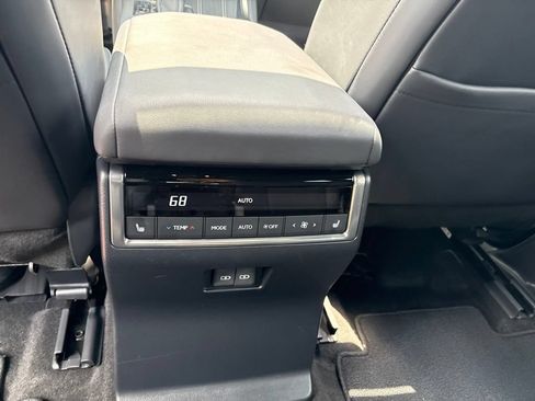 Used 2024 Lexus GX 550 w/ Accessory Package (Z1) AWD/4WD image 19