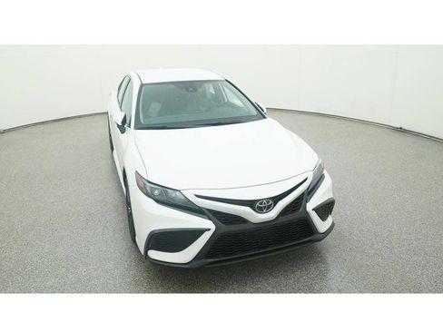 Used 2023 Toyota Camry SE FWD image 18