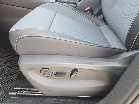 New 2026 Volkswagen Tiguan SE image 19