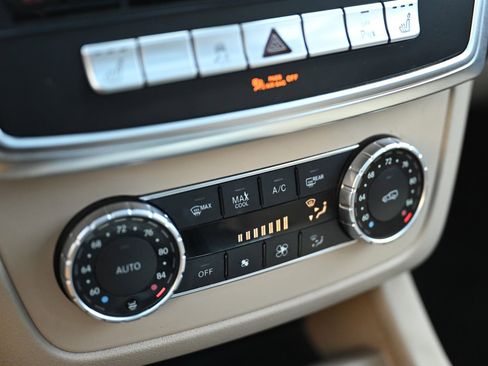 Used 2014 Mercedes-Benz ML 350 SUV image 29