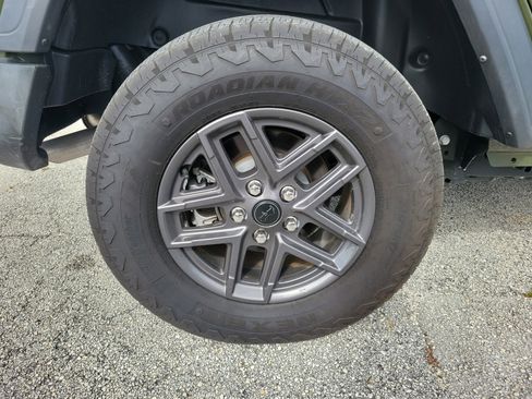 Used 2024 Jeep Wrangler Sport S image 5