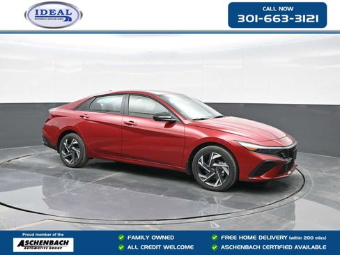 Used 2025 Hyundai Elantra SEL FWD image 1