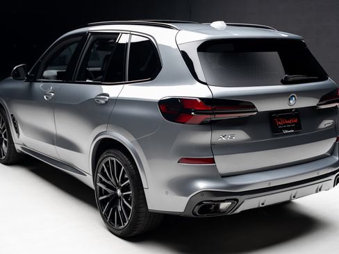 Used 2025 BMW X5 sDrive40i w/ M Sport Package RWD image 23