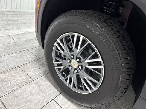 New 2026 Chevrolet Traverse LT w/ Driver Confidence Package FWD image 34