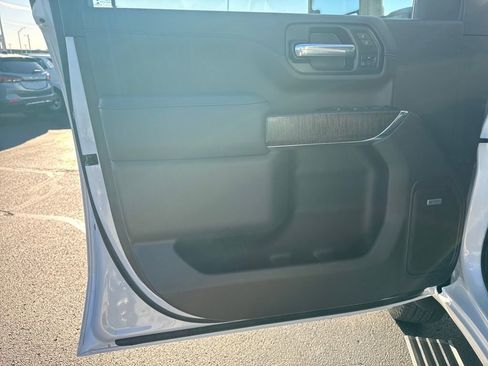 Used 2023 GMC Sierra 3500 Denali w/ Denali Ultimate Package image 12