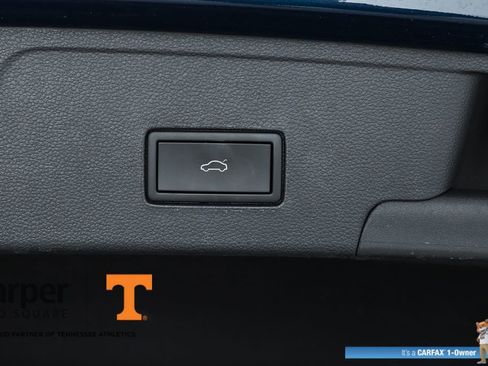 Used 2022 Volkswagen Atlas Cross Sport SE image 31