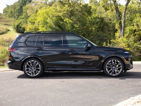 Used 2025 BMW X7 xDrive40i w/ M Sport Package AWD/4WD image 8