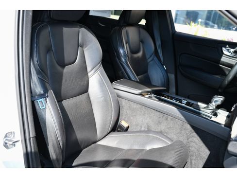 Used 2021 Volvo XC60 T6 Inscription AWD/4WD image 32