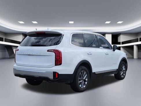 Used 2023 Kia Telluride LX image 6