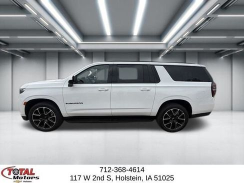 Used 2023 Chevrolet Suburban RST AWD/4WD image 5